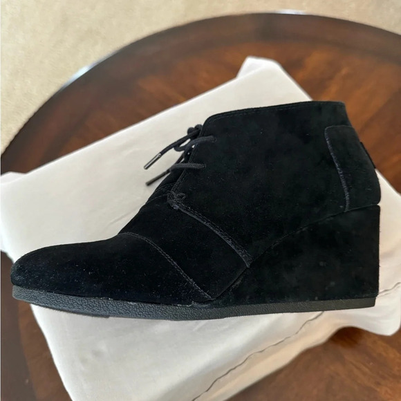 Toms Women's Size 10 W black Suede Covered Wedge Booties - Picture 4 of 14